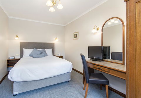 Adelaide Inn - Tourism Guide 4