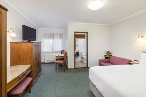 Adelaide Inn - Tourism Guide 10