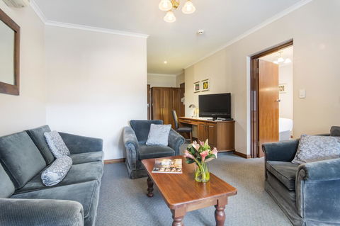 Adelaide Inn - Tourism Guide 15