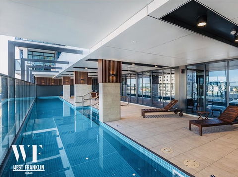 Resort Style Luxury City Apartment + Free Car Parking - Travel Search 1