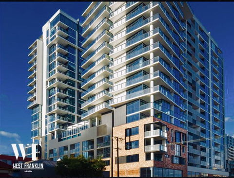 Resort Style Luxury City Apartment + Free Car Parking - Travel Search 0