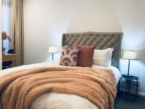 Resort Style Luxury City Apartment + Free Car Parking - Travel Search 4