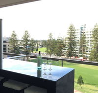 Beachside Luxury getaway in Glenelg - Tourism Guide