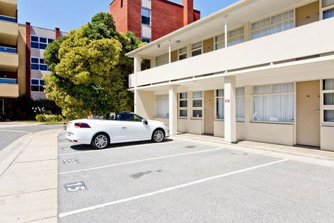Glenelg Oasis Studios - Tourism Guide 6
