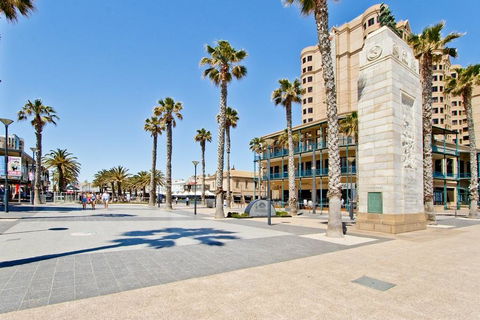 Glenelg Oasis Studios - Tourism Guide 16