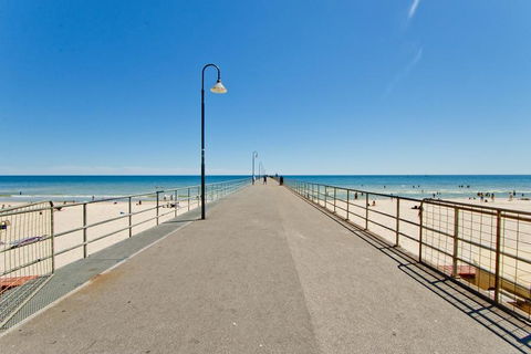Glenelg Oasis Studios - Tourism Guide 15