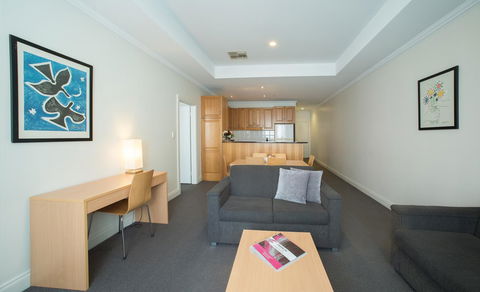 Franklin Apartments - Tourism Guide 16
