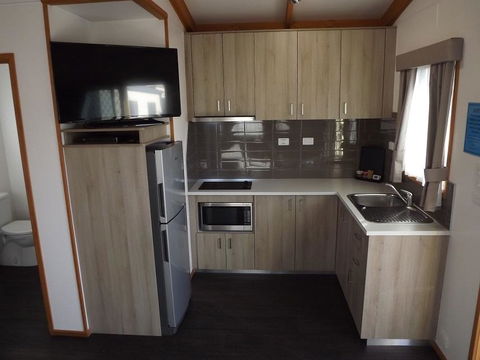 Ceduna Foreshore Caravan Park - Travel Search 12