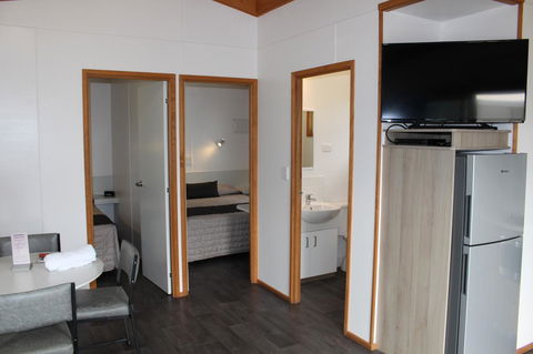 Ceduna Foreshore Caravan Park - Travel Search 9