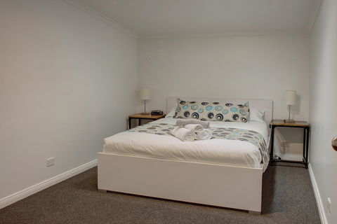 Aart Apartments - Travel Agents 21