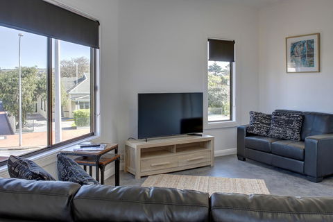 Aart Apartments - Travel Agents 26