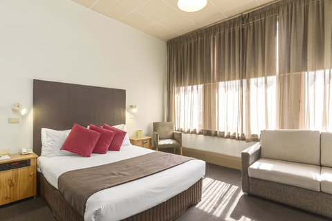 Adelaide Paringa - Tourism Guide 2