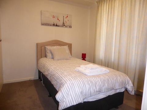Adelaide City Apartment - 3br, 2bath & Carpark - Travel Search 15