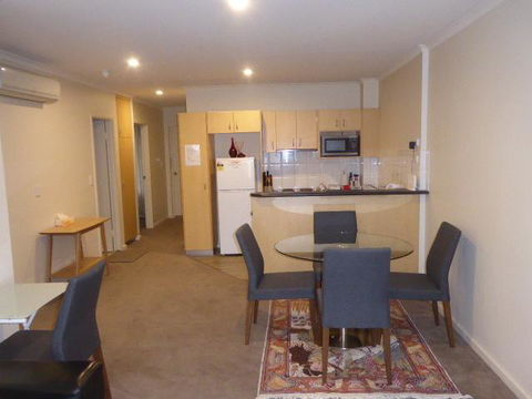 Adelaide City Apartment - 3br, 2bath & Carpark - Travel Search 7