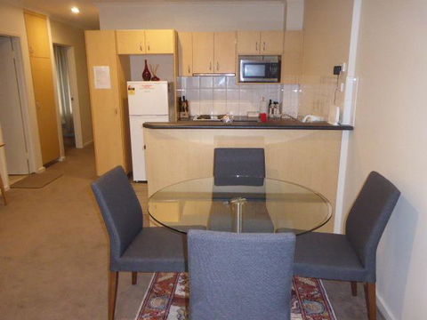 Adelaide City Apartment - 3br, 2bath & Carpark - Travel Search 4