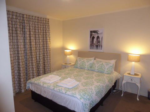 Adelaide City Apartment - 3br, 2bath & Carpark - Travel Search 9