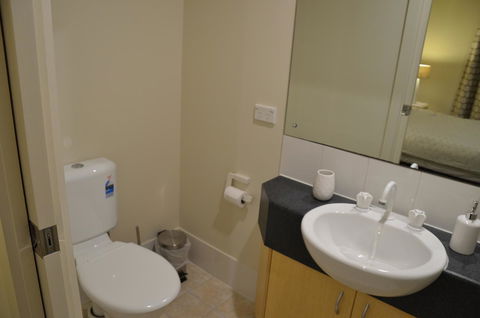 Adelaide City Apartment - 3br, 2bath & Carpark - Travel Search 12