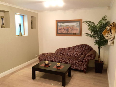 Superb Townhouse In North Adelaide - Tourism Guide 18