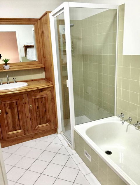 Superb Townhouse In North Adelaide - Tourism Guide 12