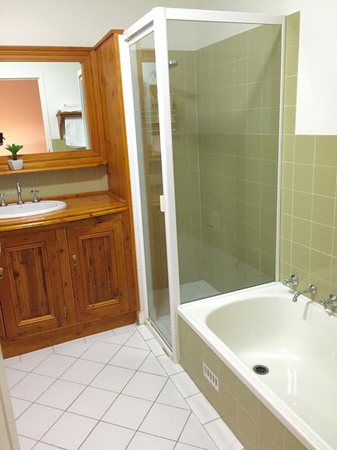Superb Townhouse In North Adelaide - Tourism Guide 22
