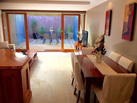 Superb Townhouse In North Adelaide - Tourism Guide 20