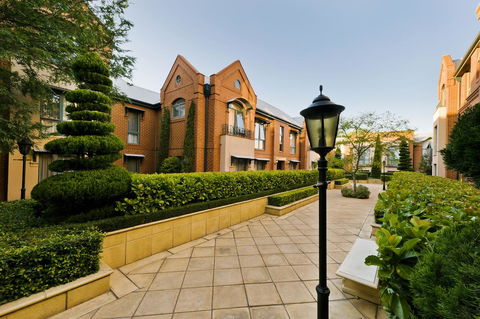 Majestic Old Lion Apartments - Tourism Guide 0