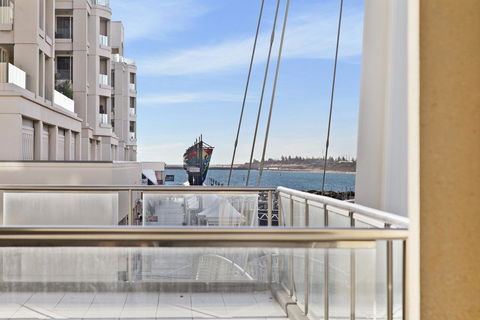 Glenelg Seaside Apartment - Tourism Guide 0