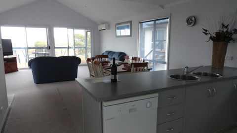 Kangaroo Island Bayview Villas - Travel Search 13