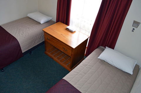 Arkana Motor Inn & Terrace Apartments - Tourism Guide 27