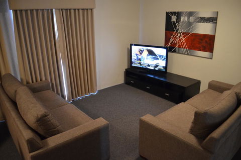 Arkana Motor Inn & Terrace Apartments - Tourism Guide 4