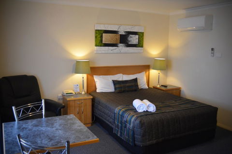 Arkana Motor Inn & Terrace Apartments - Tourism Guide 0