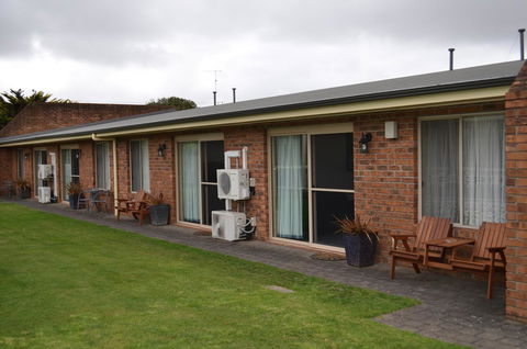 Arkana Motor Inn & Terrace Apartments - Tourism Guide 15