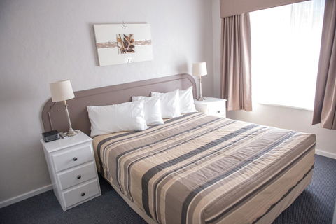 Arkana Motor Inn & Terrace Apartments - Tourism Guide 20