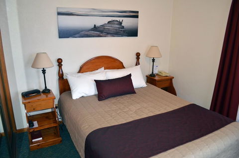 Arkana Motor Inn & Terrace Apartments - Tourism Guide 14