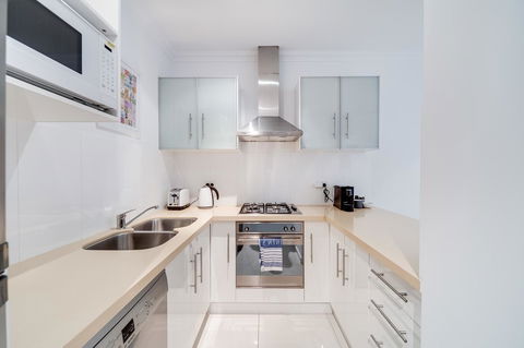 York Apartments On Grenfell - Travel Search 3