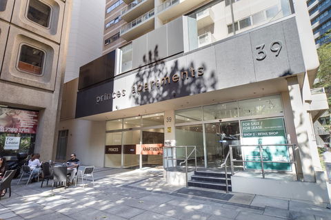 York Apartments On Grenfell - Travel Search 7