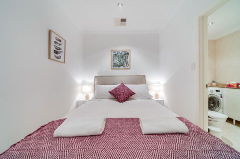 York Apartments On Grenfell - Travel Search 10