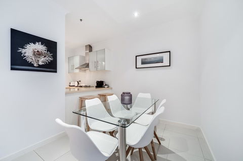 York Apartments On Grenfell - Travel Search 6