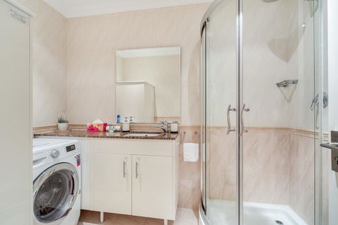 York Apartments On Grenfell - Travel Search 15