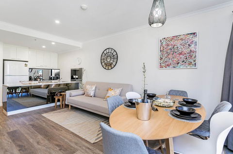 Heart Of Glenelg BnB - Travel Search 9