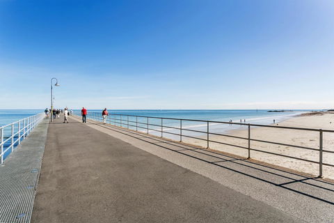 Heart Of Glenelg BnB - Travel Search 15