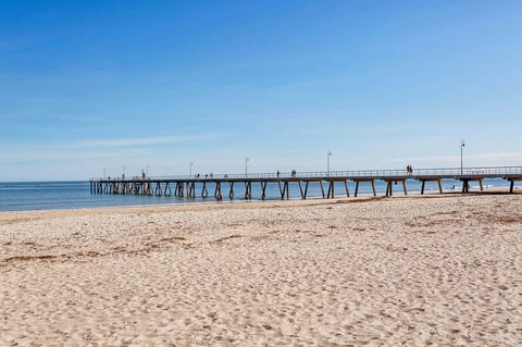 Heart Of Glenelg BnB - Travel Search 14