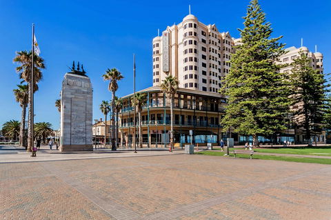Heart Of Glenelg BnB - Travel Search 25