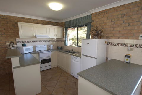 Acacia Apartments - Tourism Guide 6