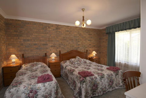 Acacia Apartments - Tourism Guide 13