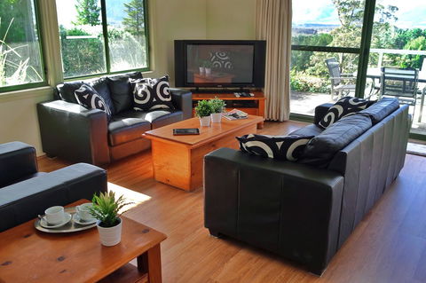 SkyView Villa - Travel Search 4