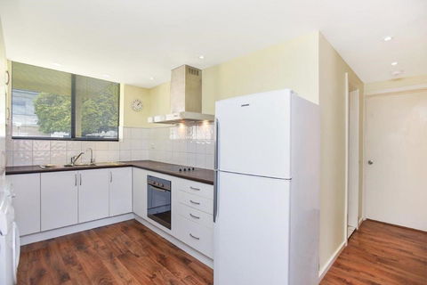 The Dolphins Beachfront Apartments - Travel Search 16