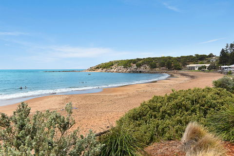 The Dolphins Beachfront Apartments - Travel Search 1