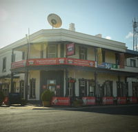 Commercial Hotel Morgan - Tourism Guide