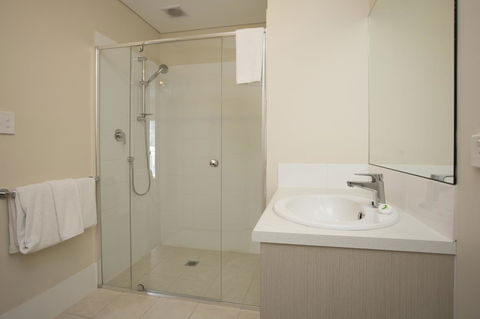 Hume Serviced Apartments - Tourism Guide 8